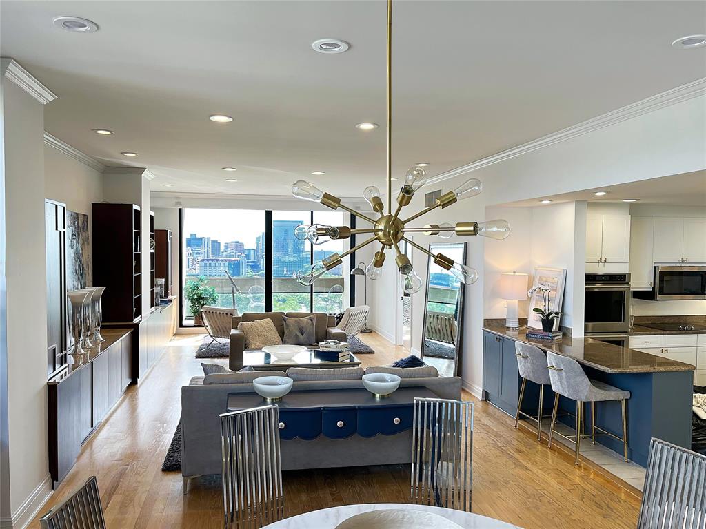 Houston Condo: 1111 Hermann Dr