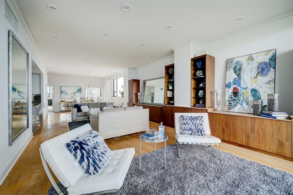 Houston Condo: 1111 Hermann Dr