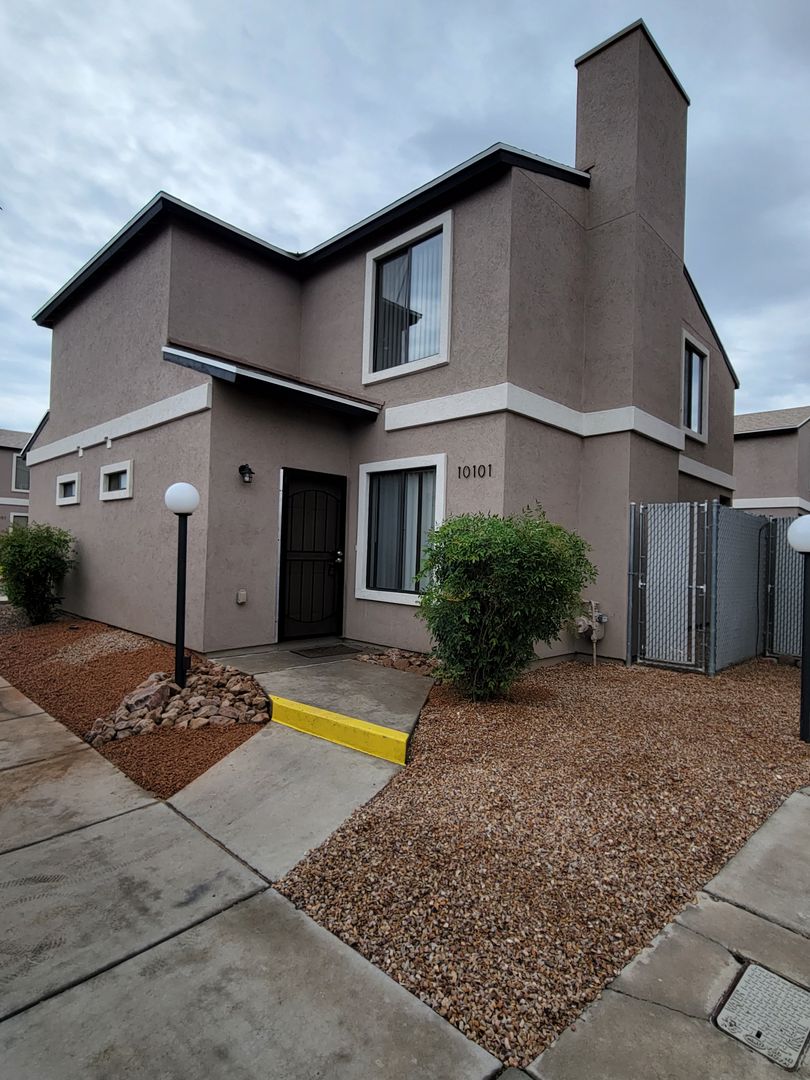 Tucson Condo: 9111 E Broadway