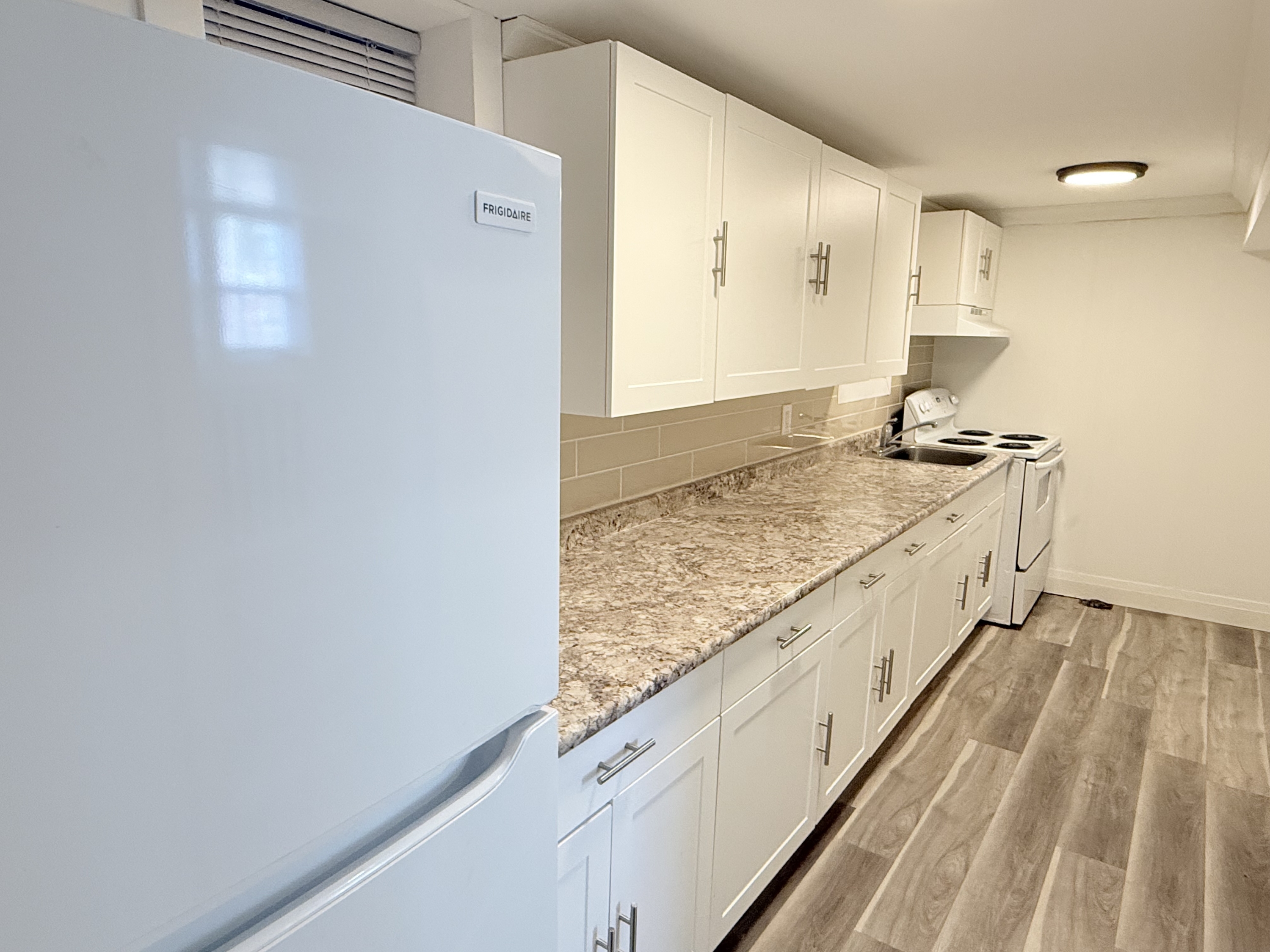 Windsor Condo: 1518 University Ave W