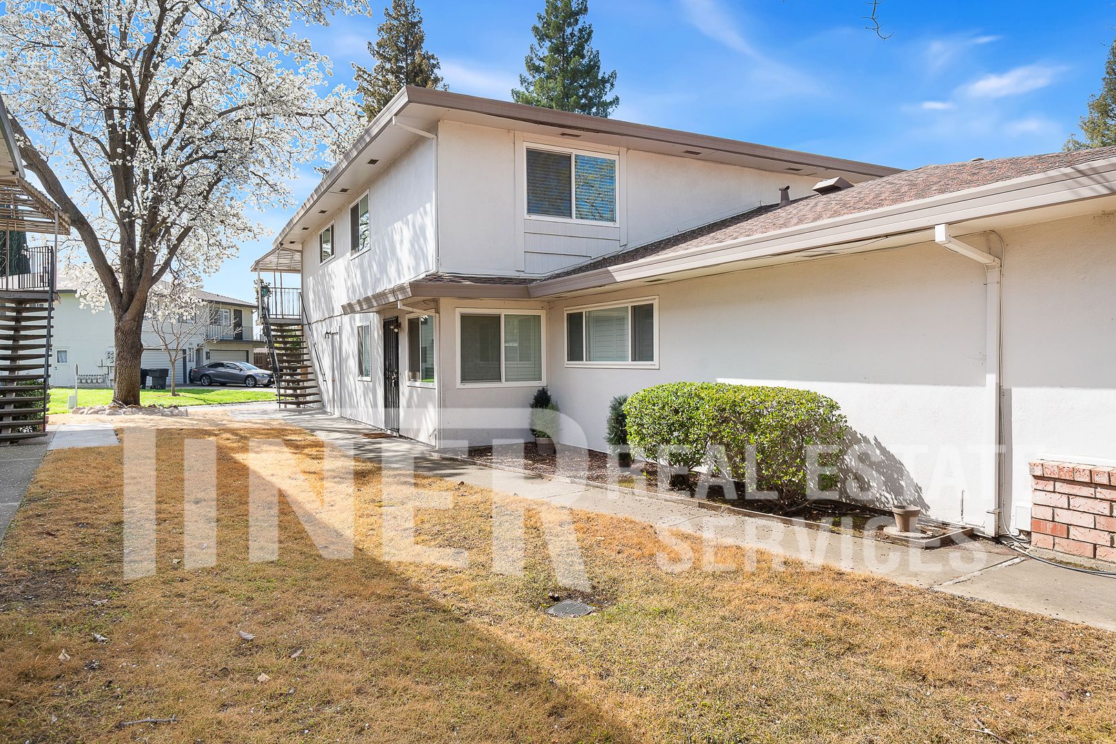 Roseville Condo: 243 Breuner Dr