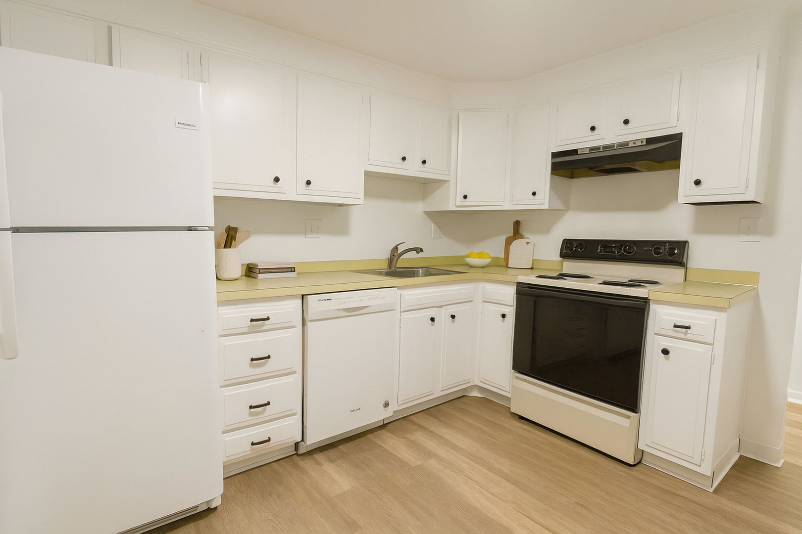 Lakewood Apartment: 12121 W Nevada Dr