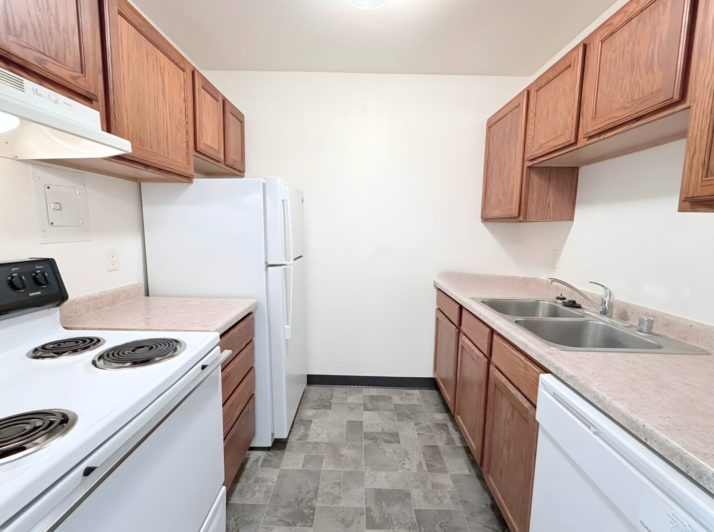 Sun Prairie Apartment: 242 Amber Trl