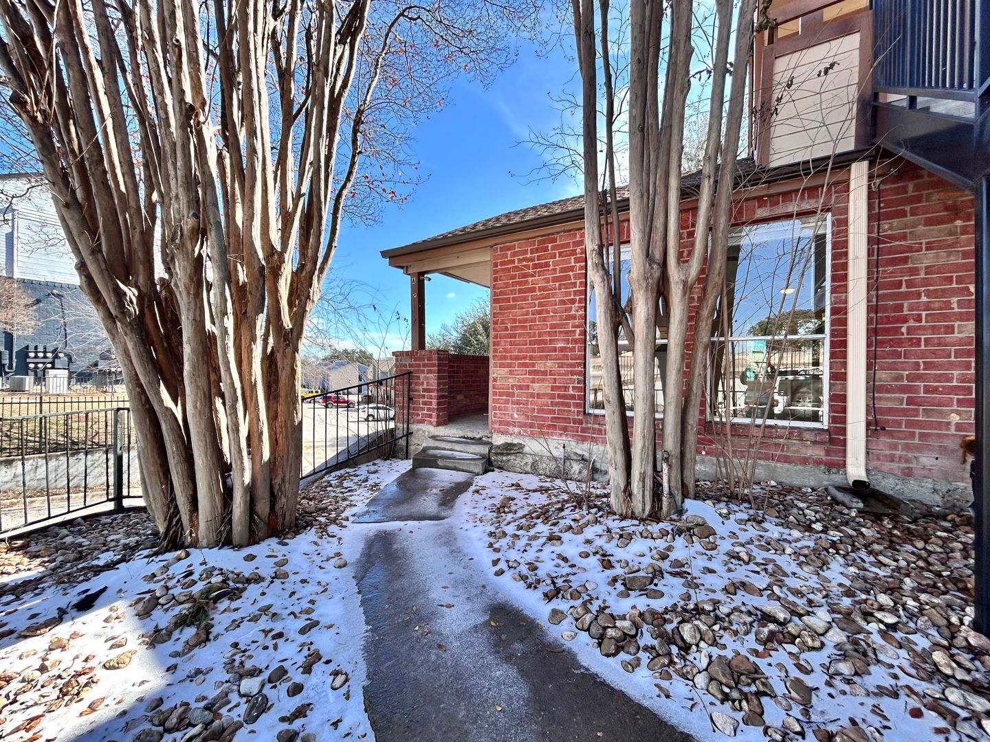 Austin Condo: 7111 E. Hwy 290