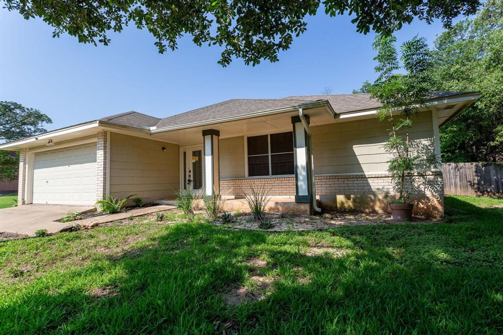 Austin House: 12504 Monaghan Trail