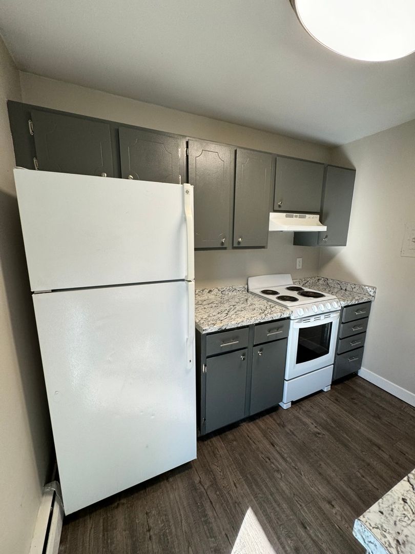Colorado Springs Apartment: 3209 E Fountain Blvd