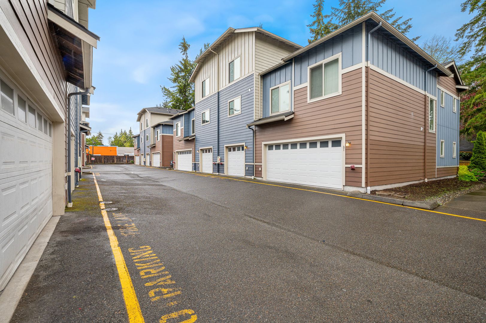Lynnwood Apartment: 16503 6th Ave W