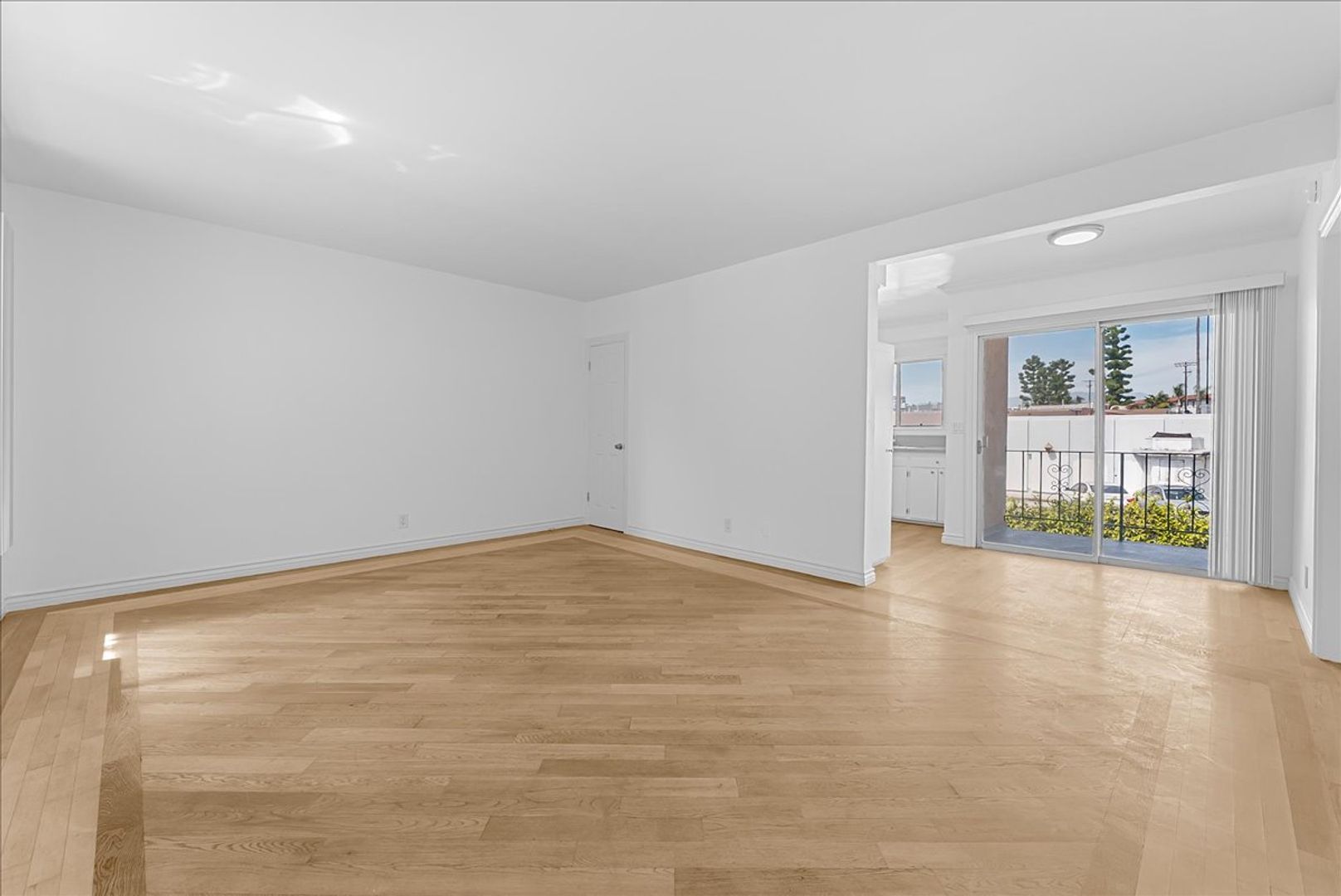 North Hollywood Condo: 11661 Erwin Street