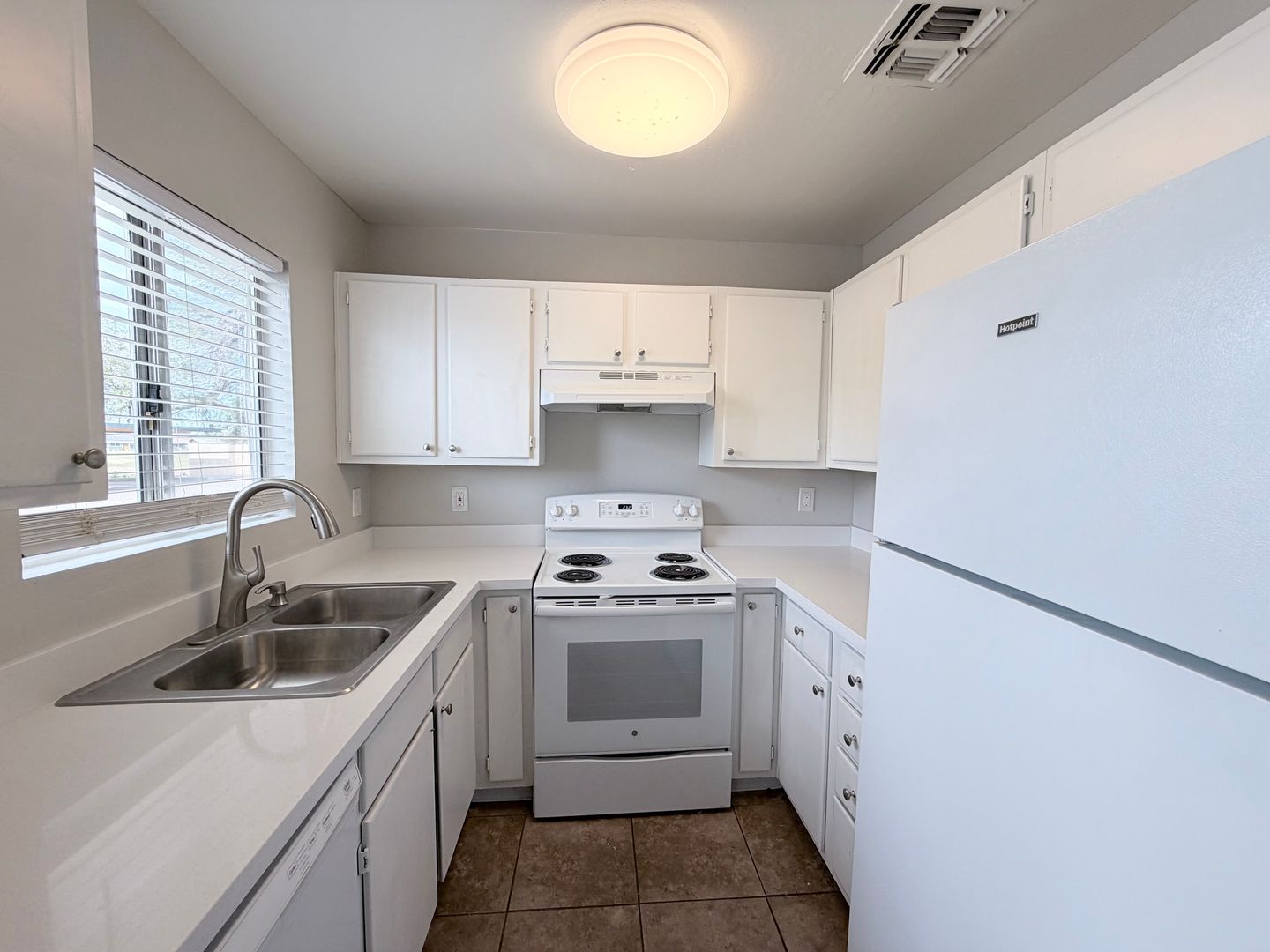 Florence Apartment: 440 E Florence Heights Dr