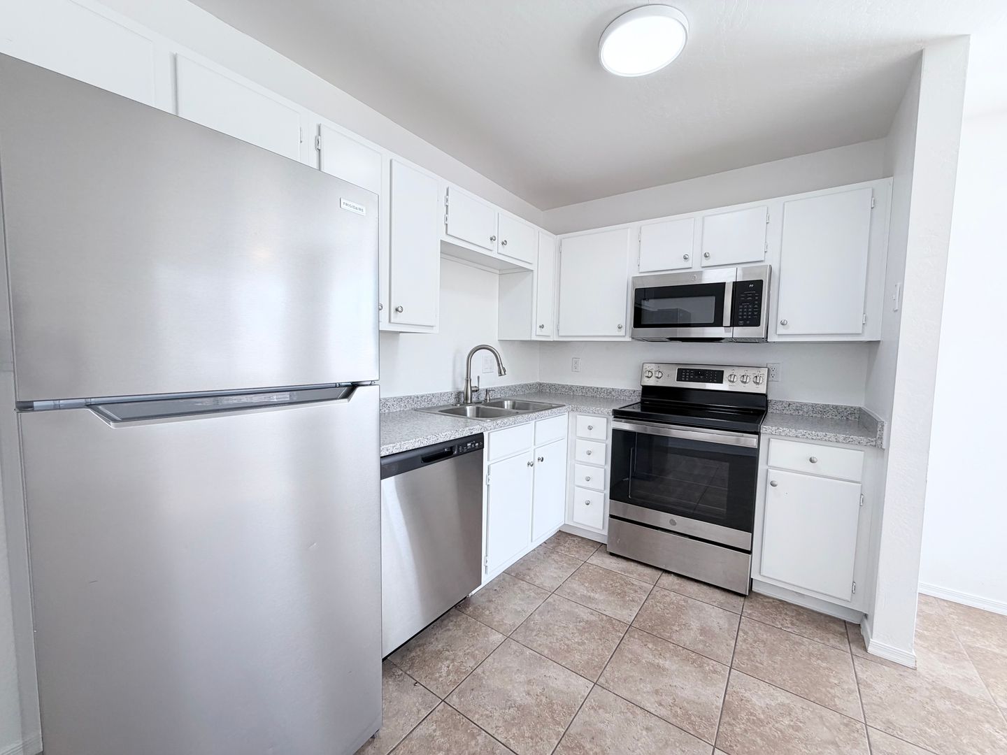 Florence Apartment: 440 E Florence Heights Dr