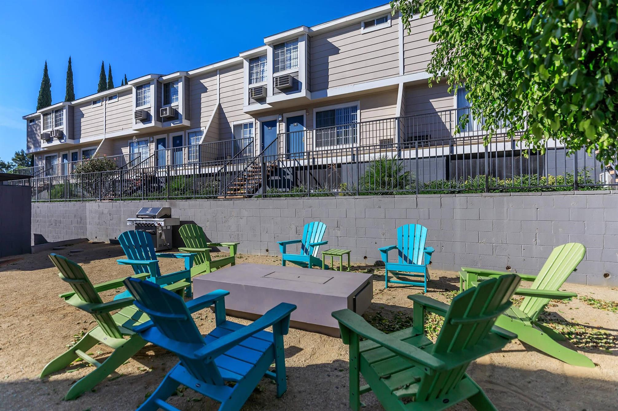 Van Nuys Apartment: 15716 Saticoy St