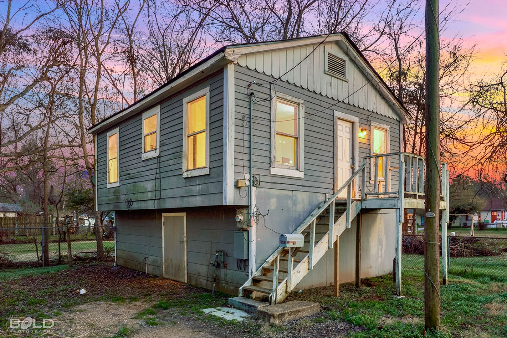 Bossier City House: 2562 Lamar St.