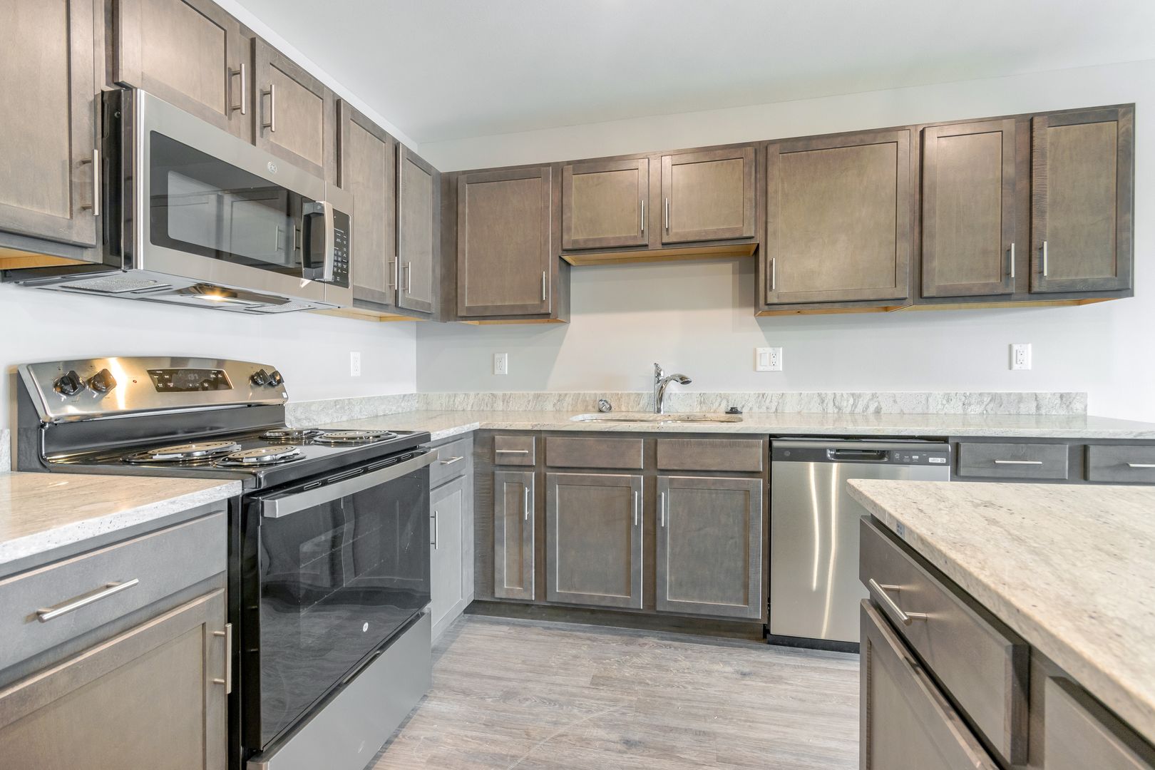 Baraboo Apartment: 1850 W Pine St