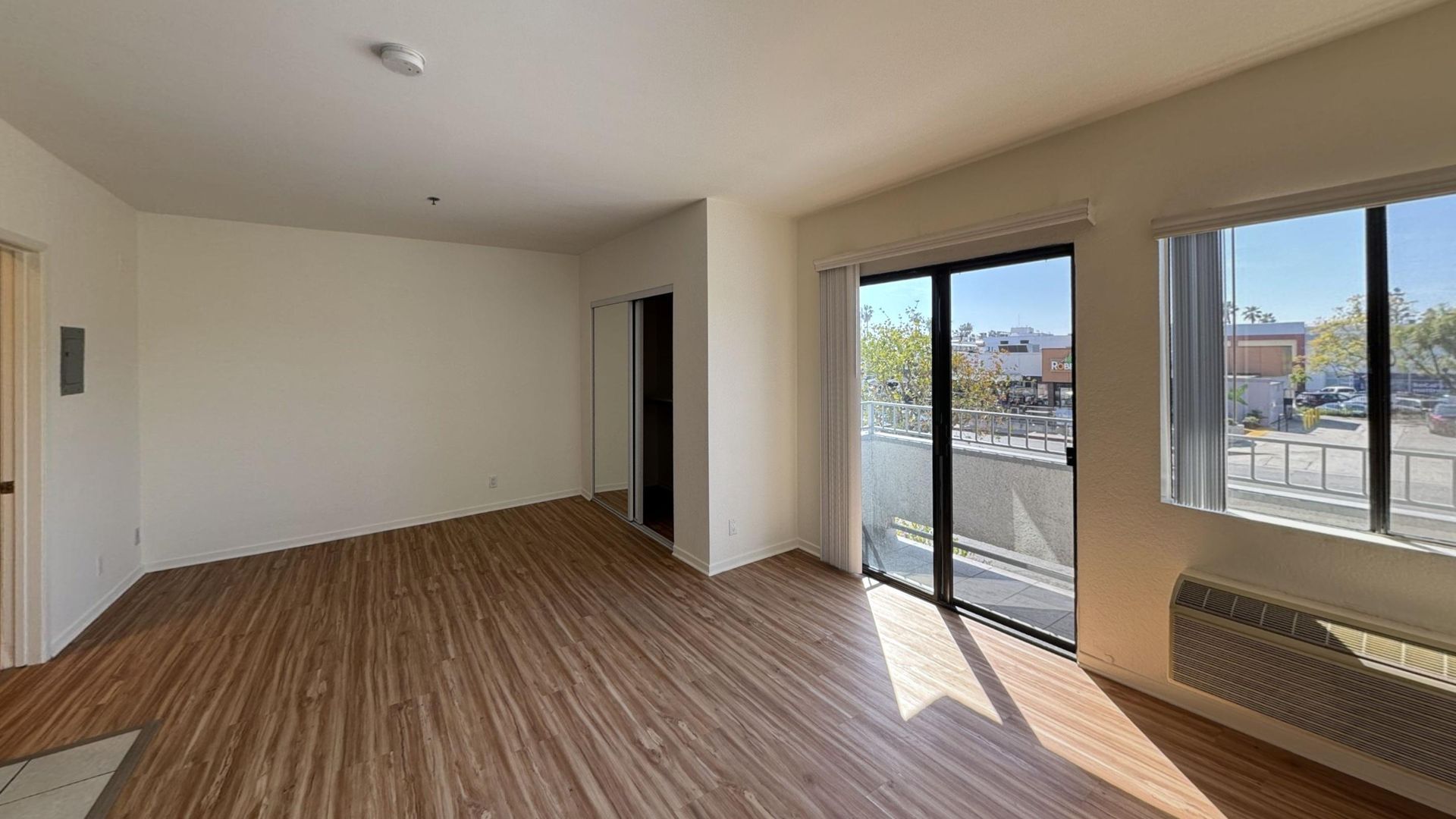 Culver City Apartment: 3848 Overland Ave