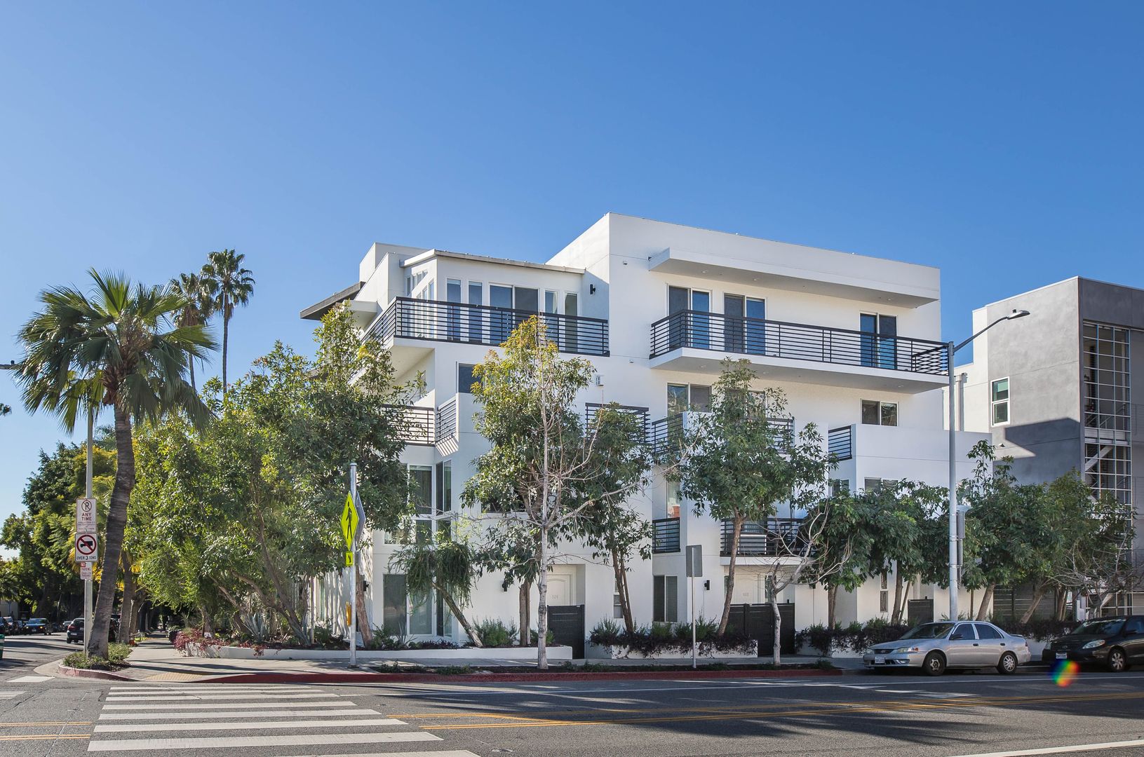 West Hollywood Condo: 1283 Havenhurst Dr.