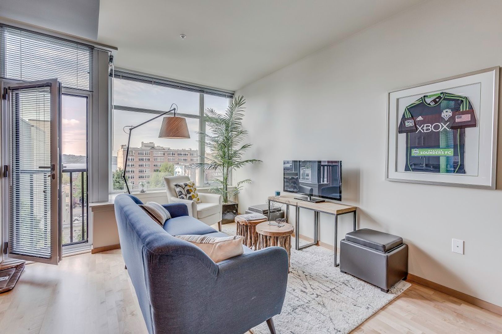 Seattle Apartment: 206 Bell St
