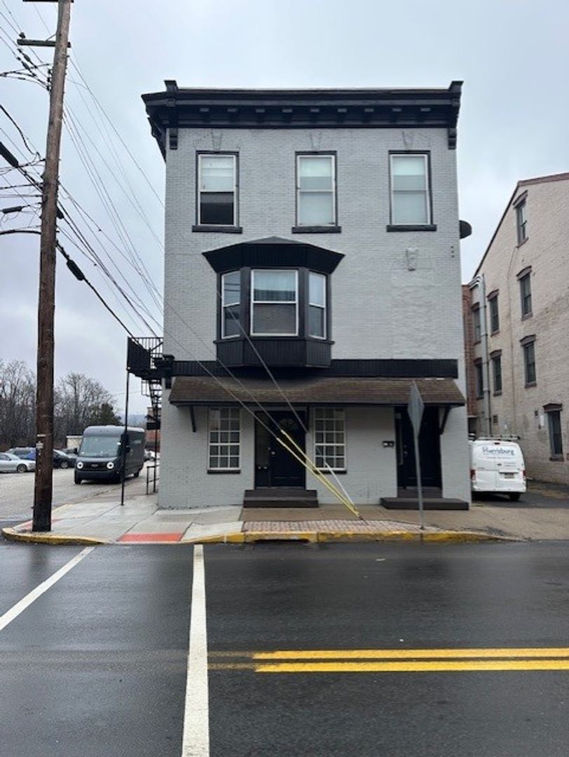 Newport Condo: 113 Market St