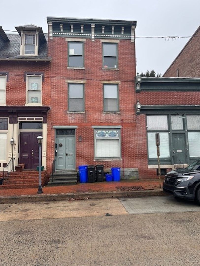 Harrisburg Condo: 570 Race St