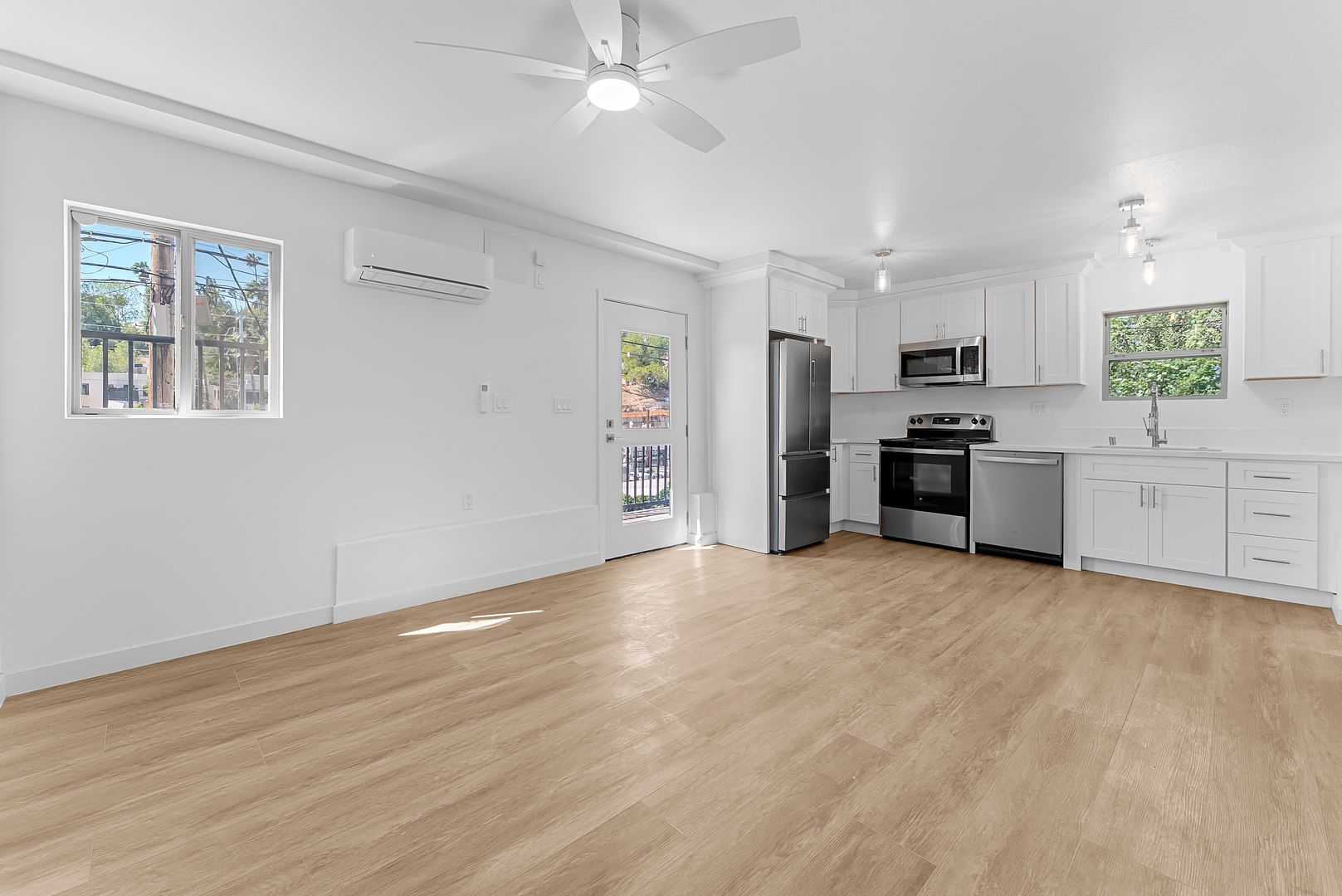 Los Angeles Condo: 3212 Hamilton Way