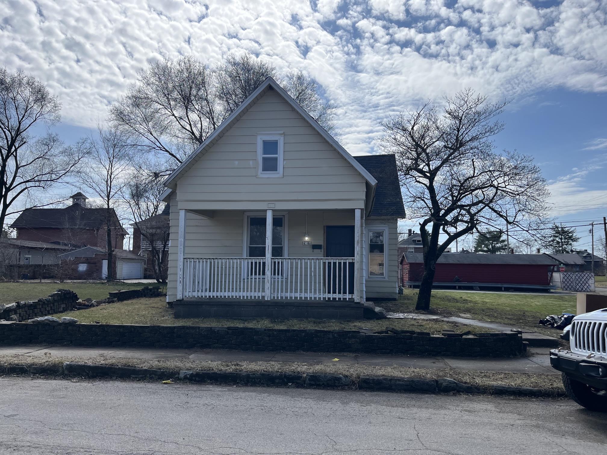 Danville House: 218 Madison