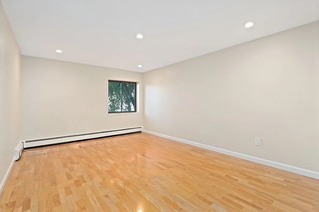 Medford Condo: 29 Harvard Ave