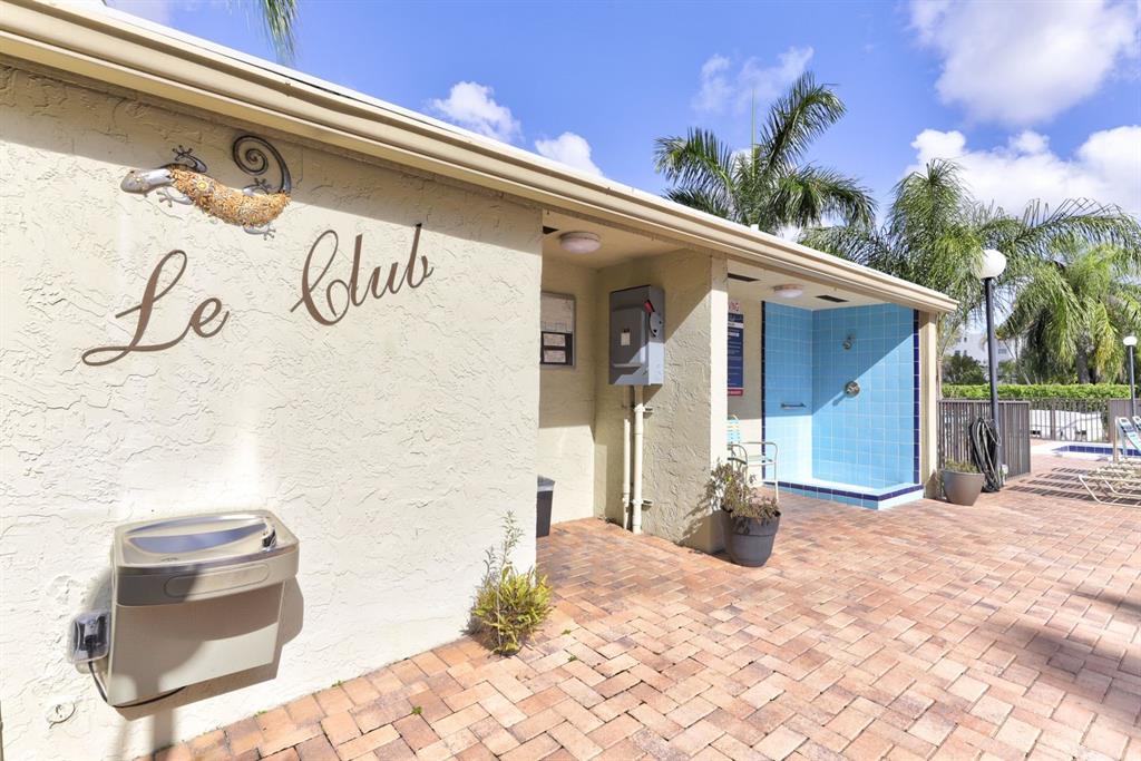 Pompano Beach Condo: 2112 South Cypress Bend Drive