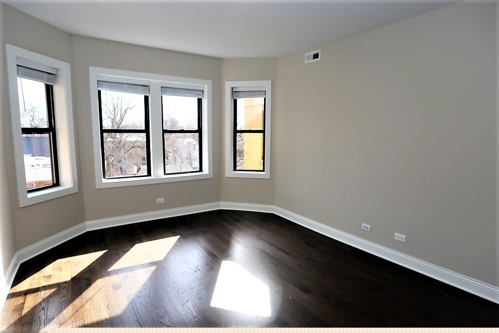 Chicago Condo: 2230 North Sawyer Avenue