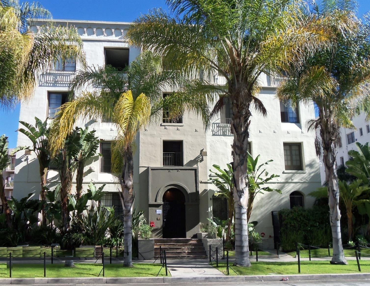 Los Agneles Apartment: 826 S Hobart Blvd