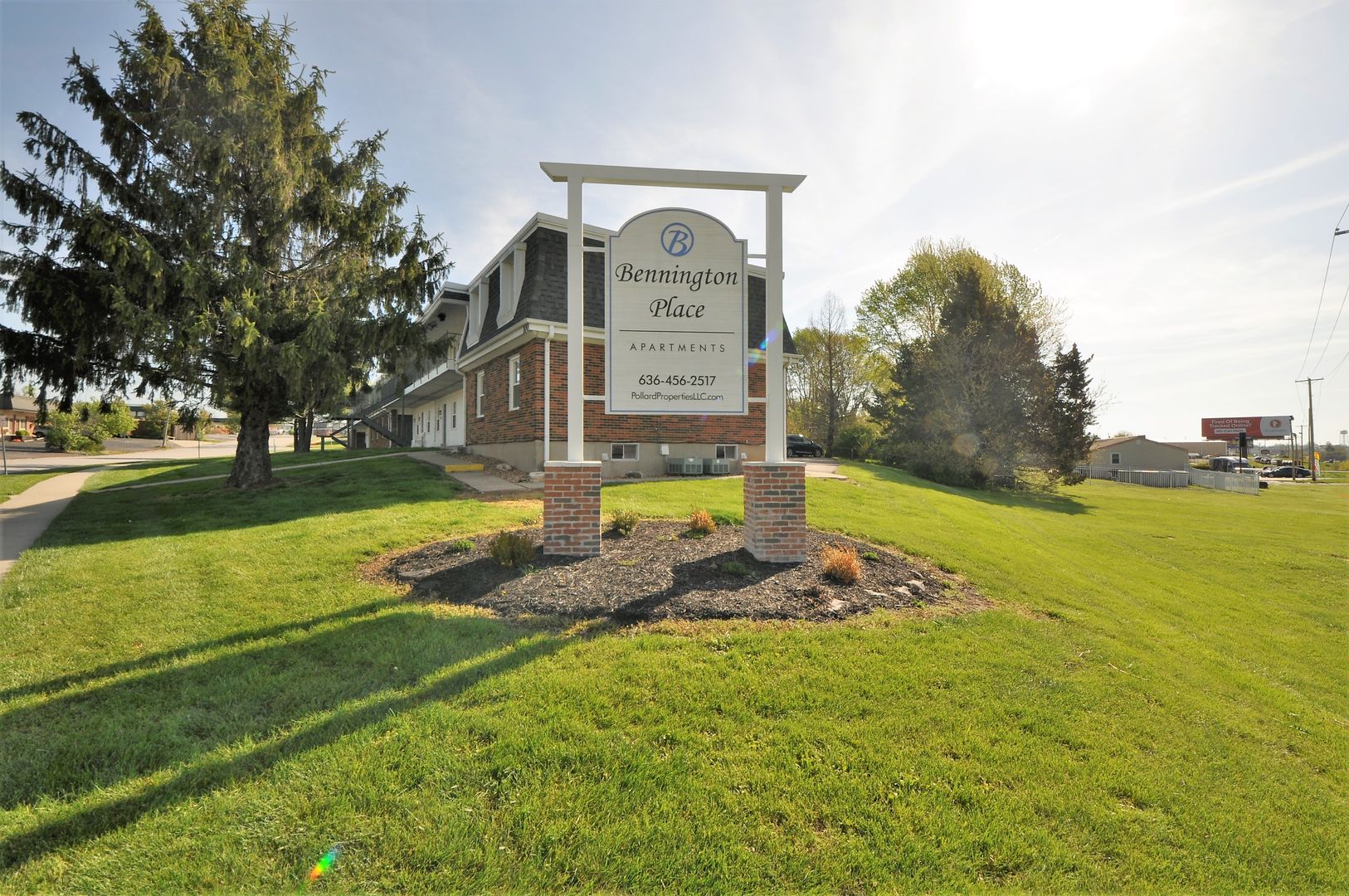 Warrenton Apartment: 100 Arlington Way