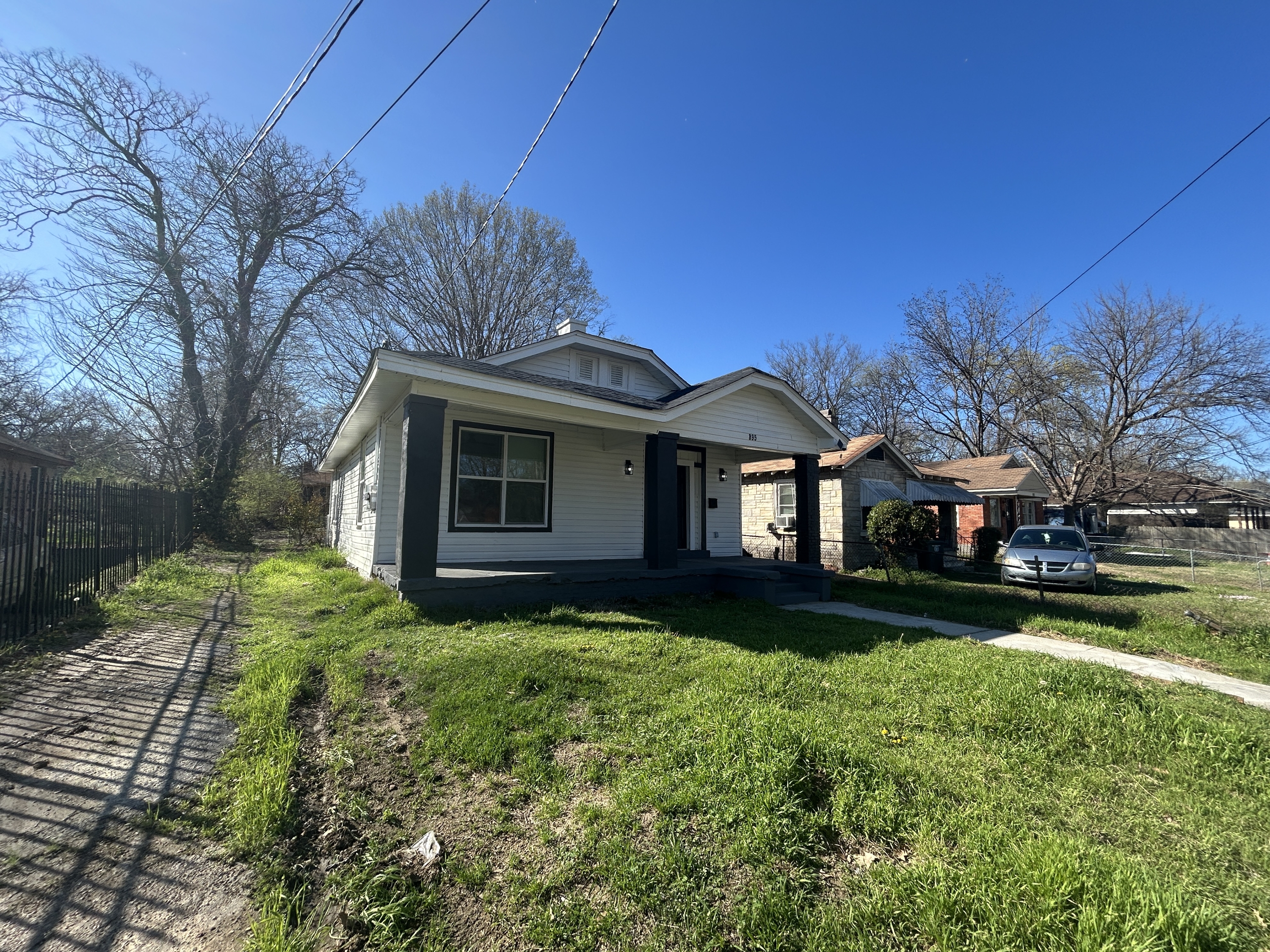 Memphis House: 895 Kney St