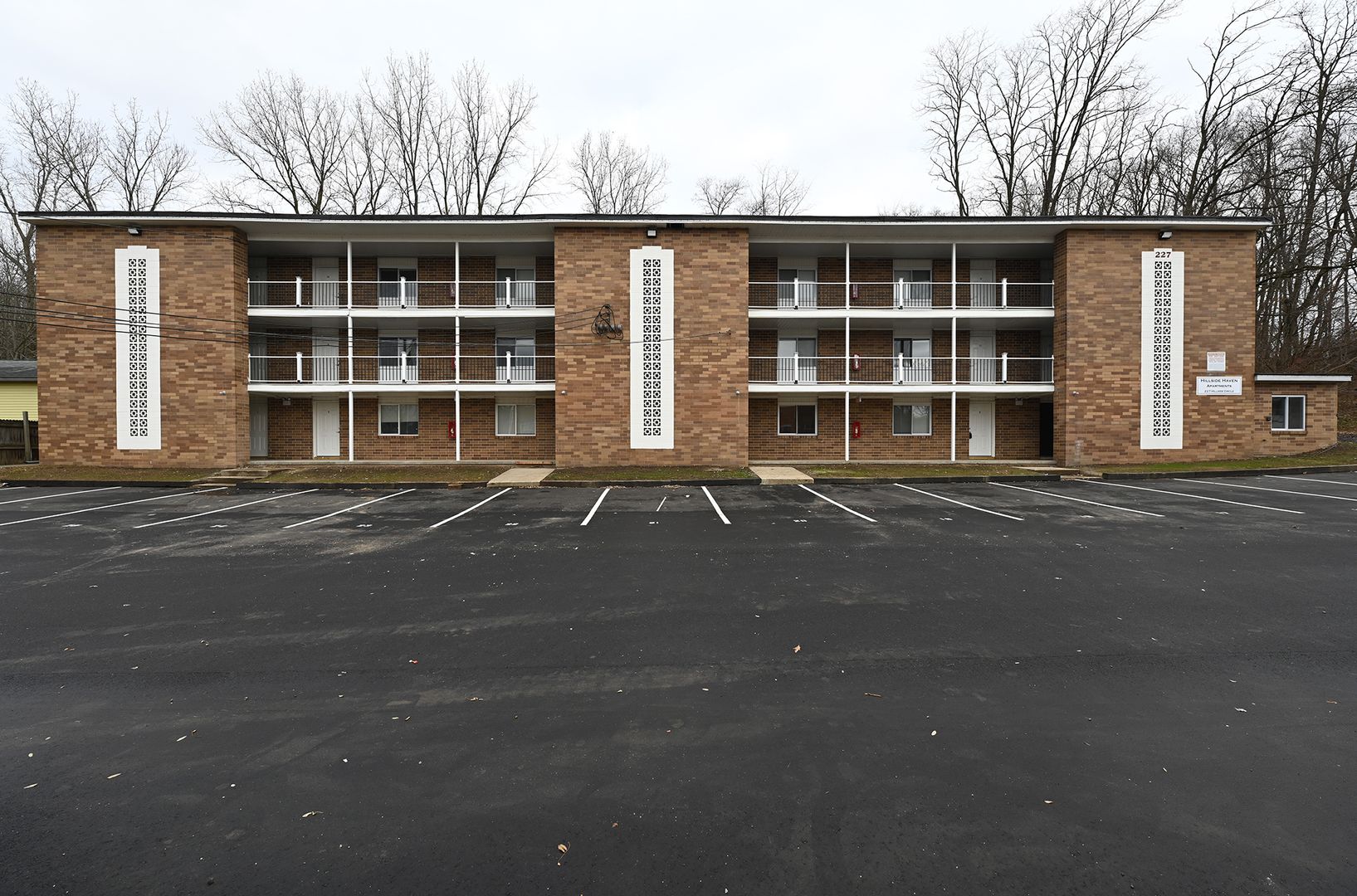 Mansfield Apartment: 227 Hillside Cir