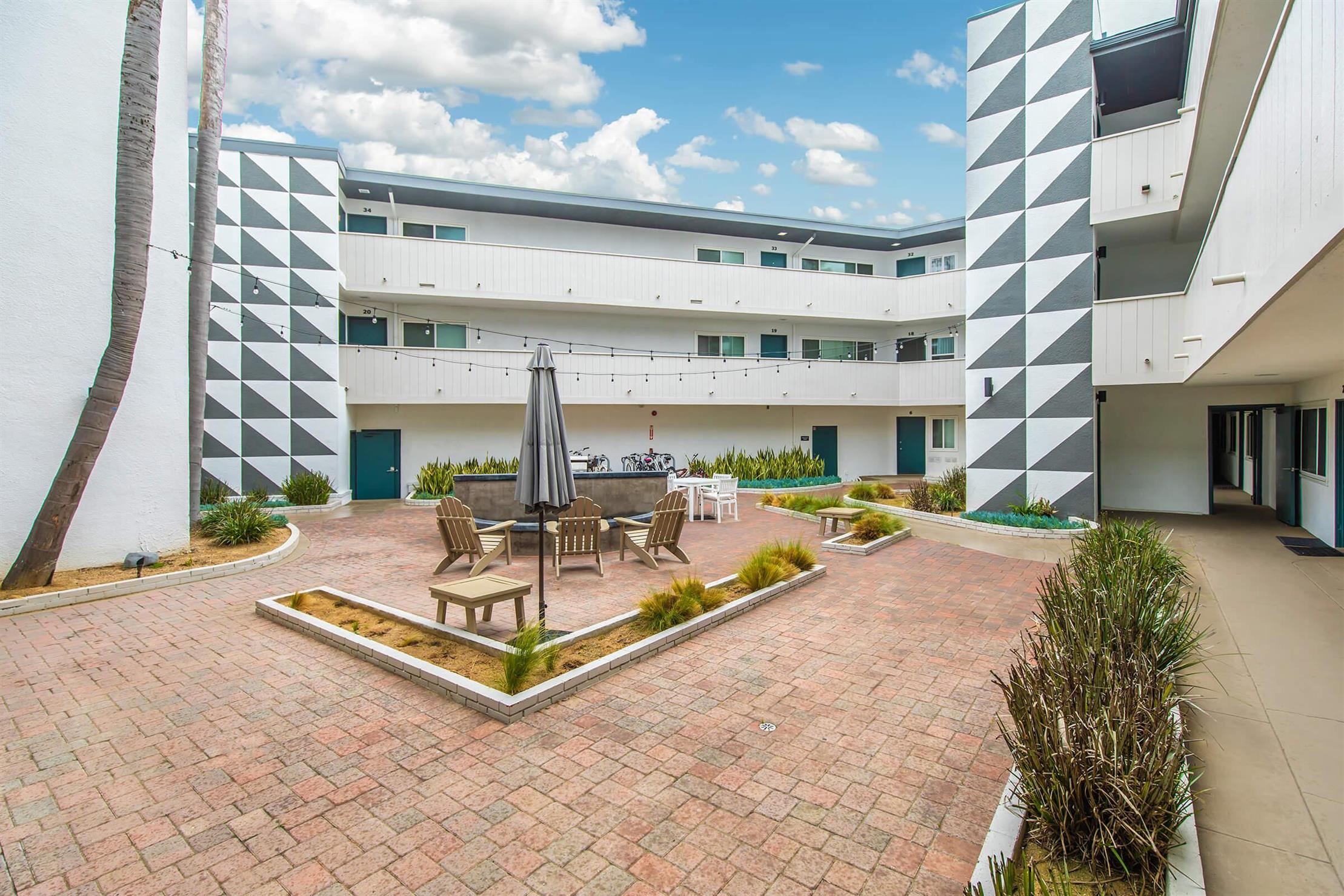 San Pedro Apartment: 4034 S Pacific Ave