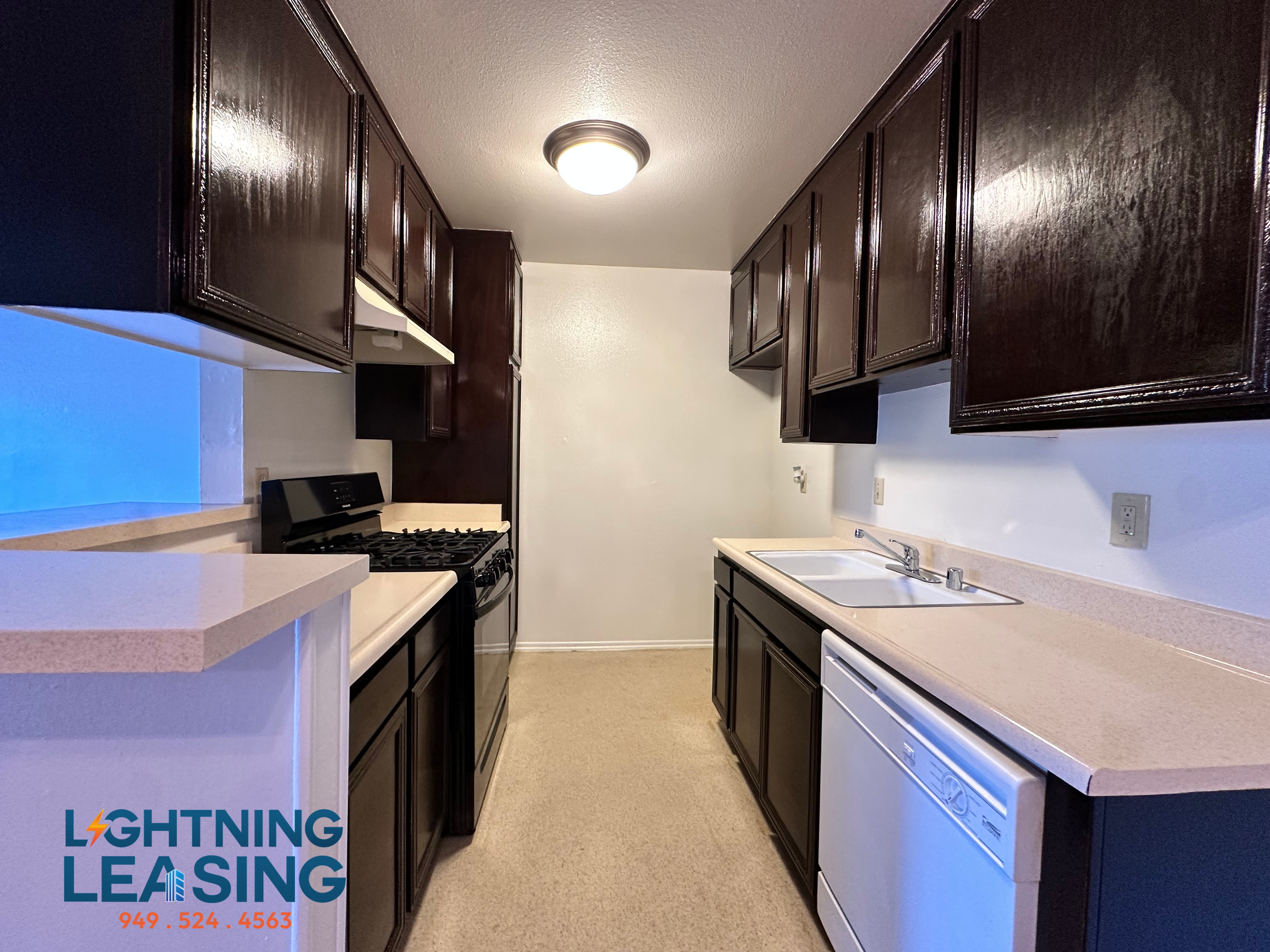 Chatsworth Condo: 21721 Septo St