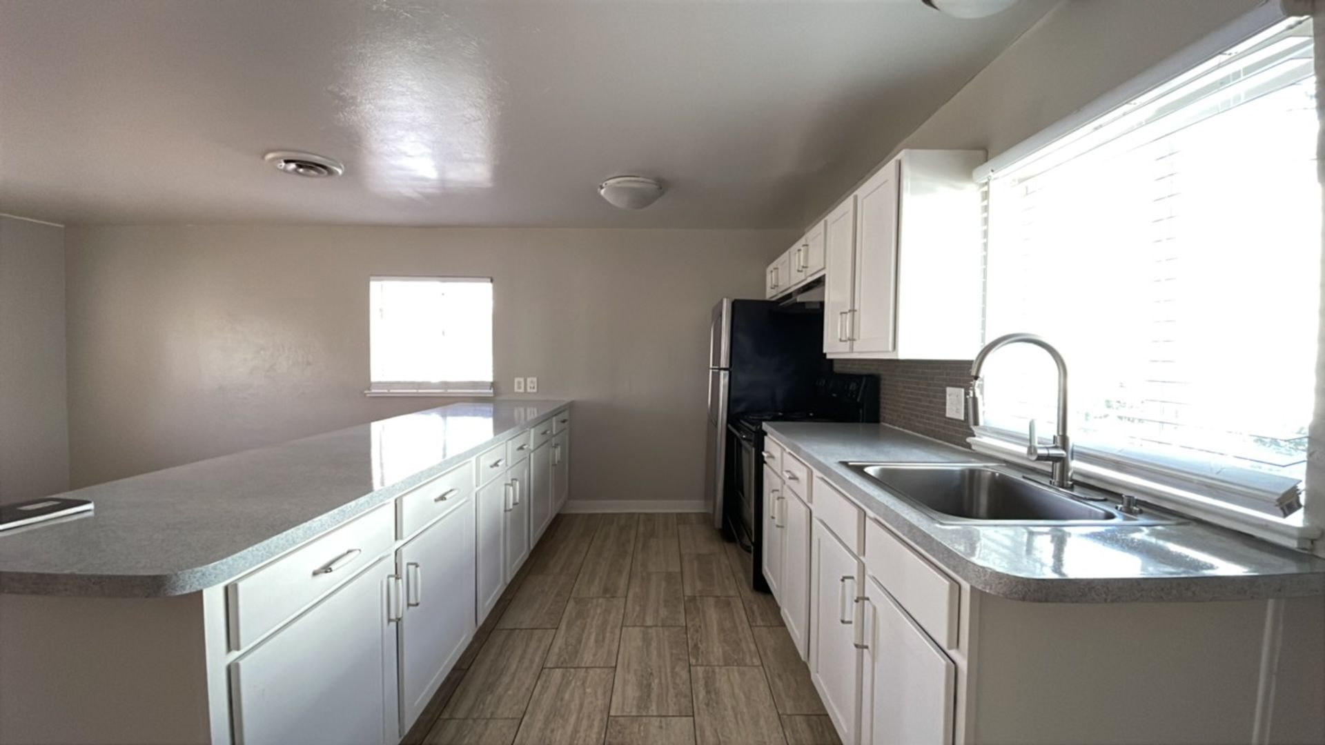 Lakewood Apartment: 1037 Ammons St