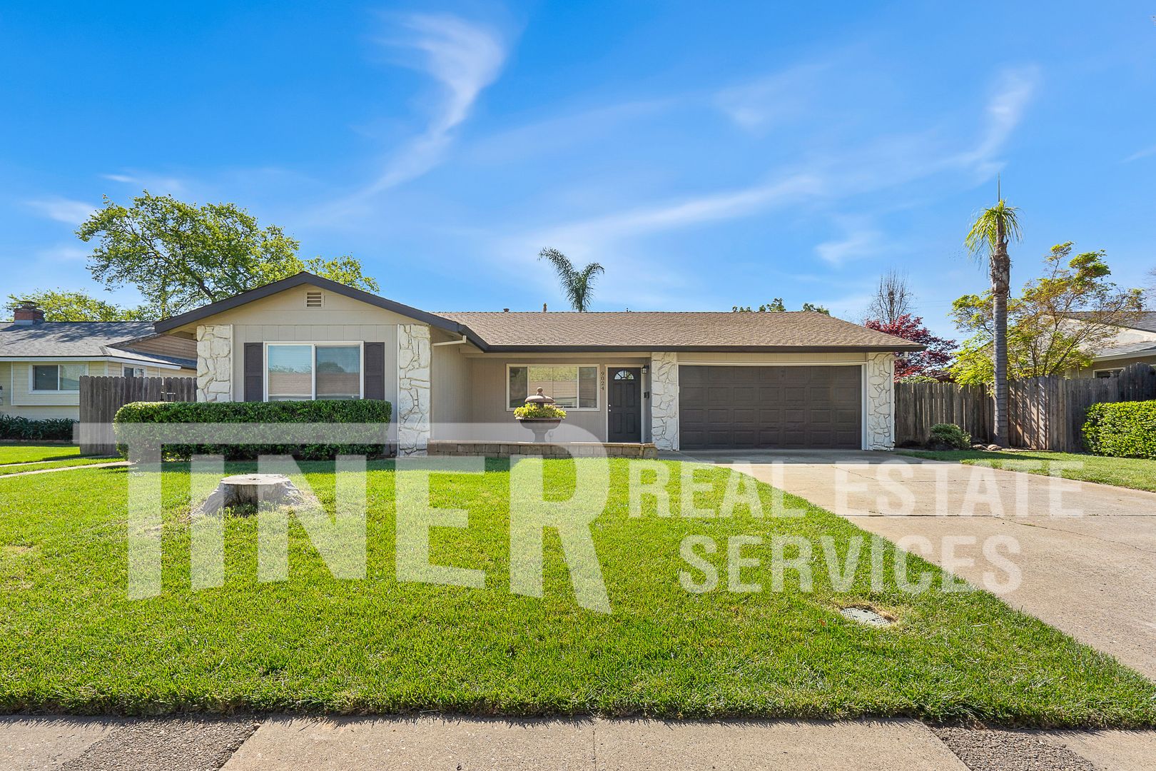 Fair Oaks House: 9024 Leatham Ave