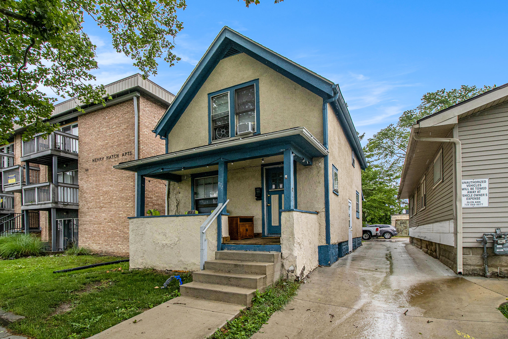 Ann Arbor House: 927 S. Divison