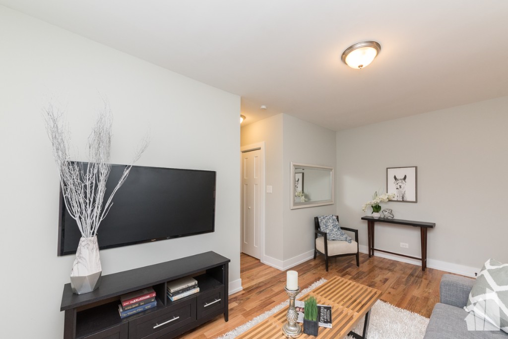 Chicago Condo: 2906 North Mildred Avenue