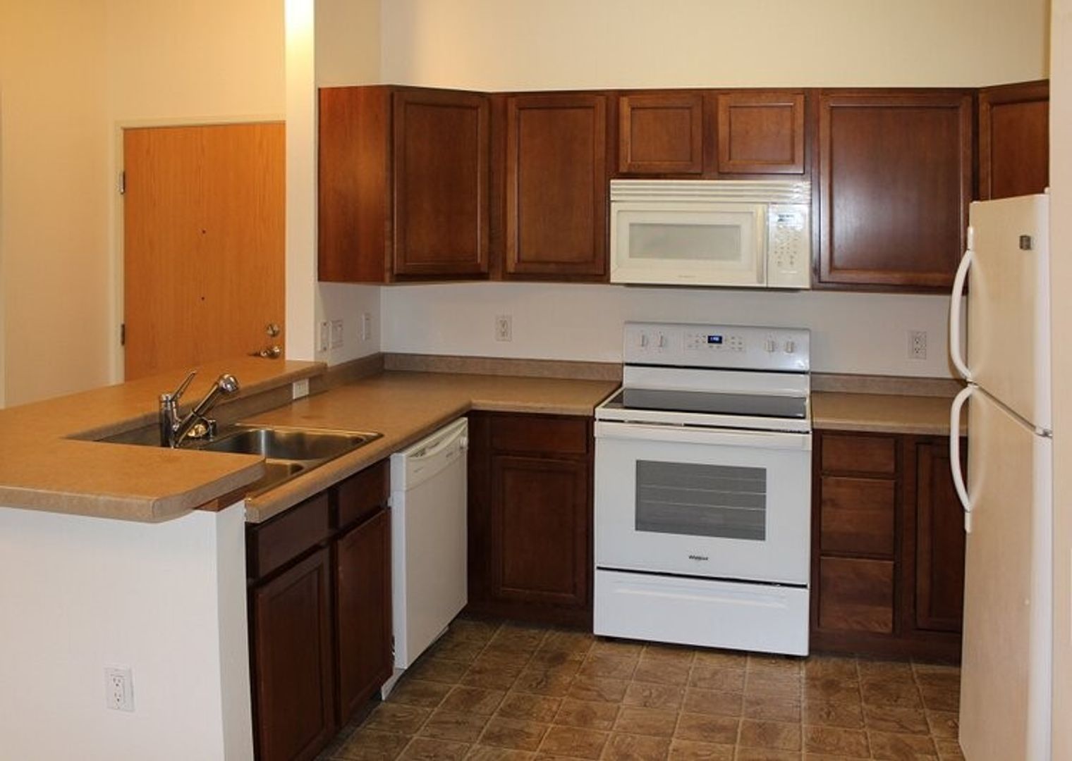 OREGON Apartment: 218 WOLFE St