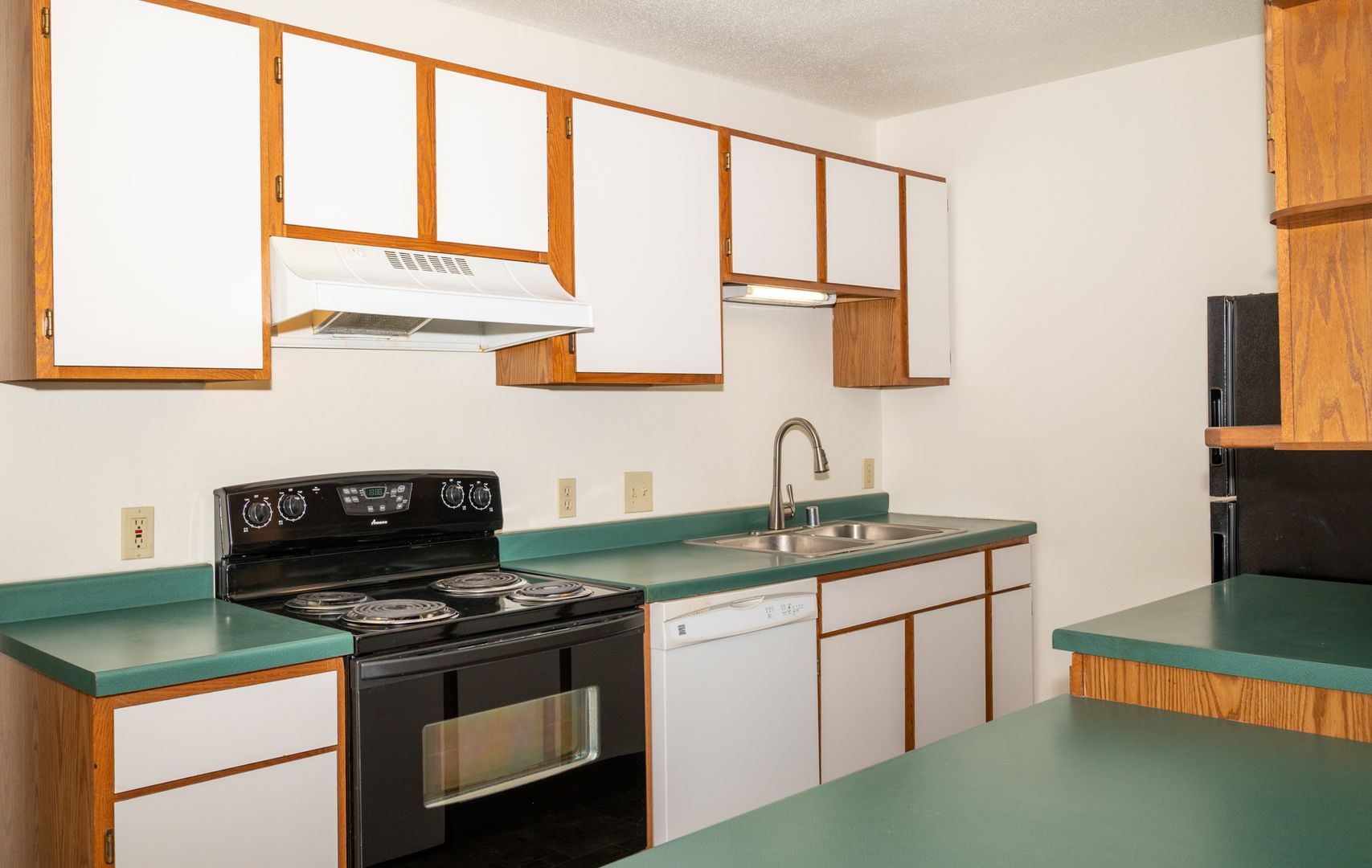 Tomah Apartment: 202 Murdock St