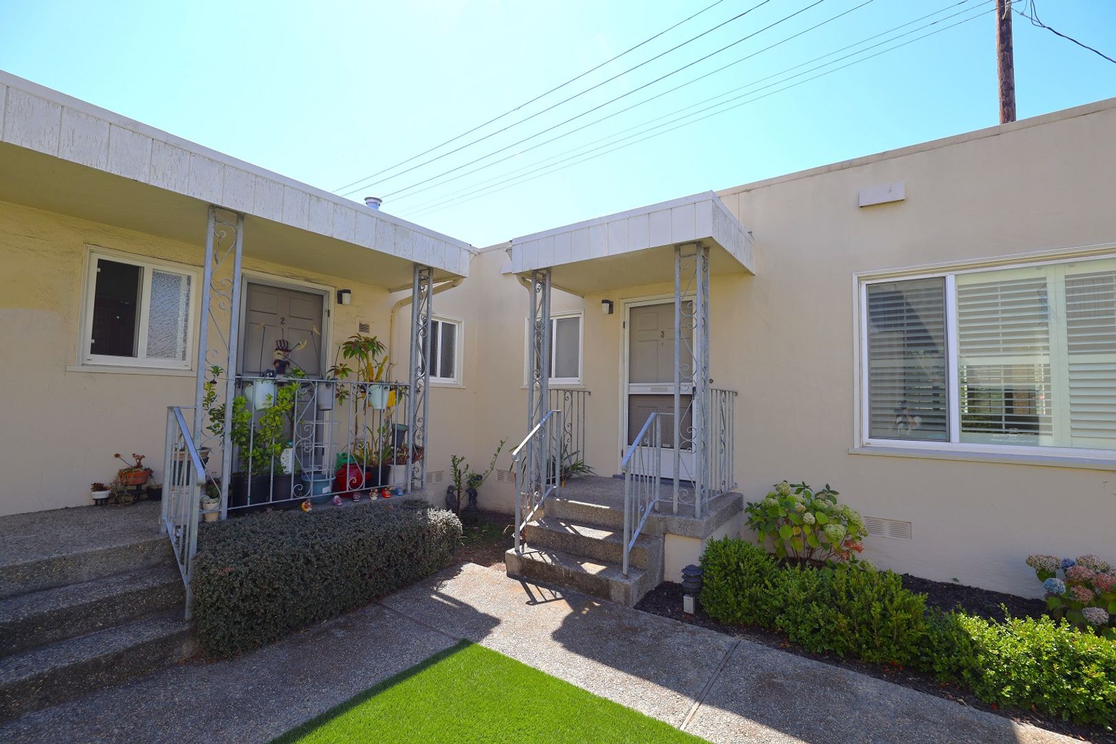 Burligame Condo: 617 Rollins Road