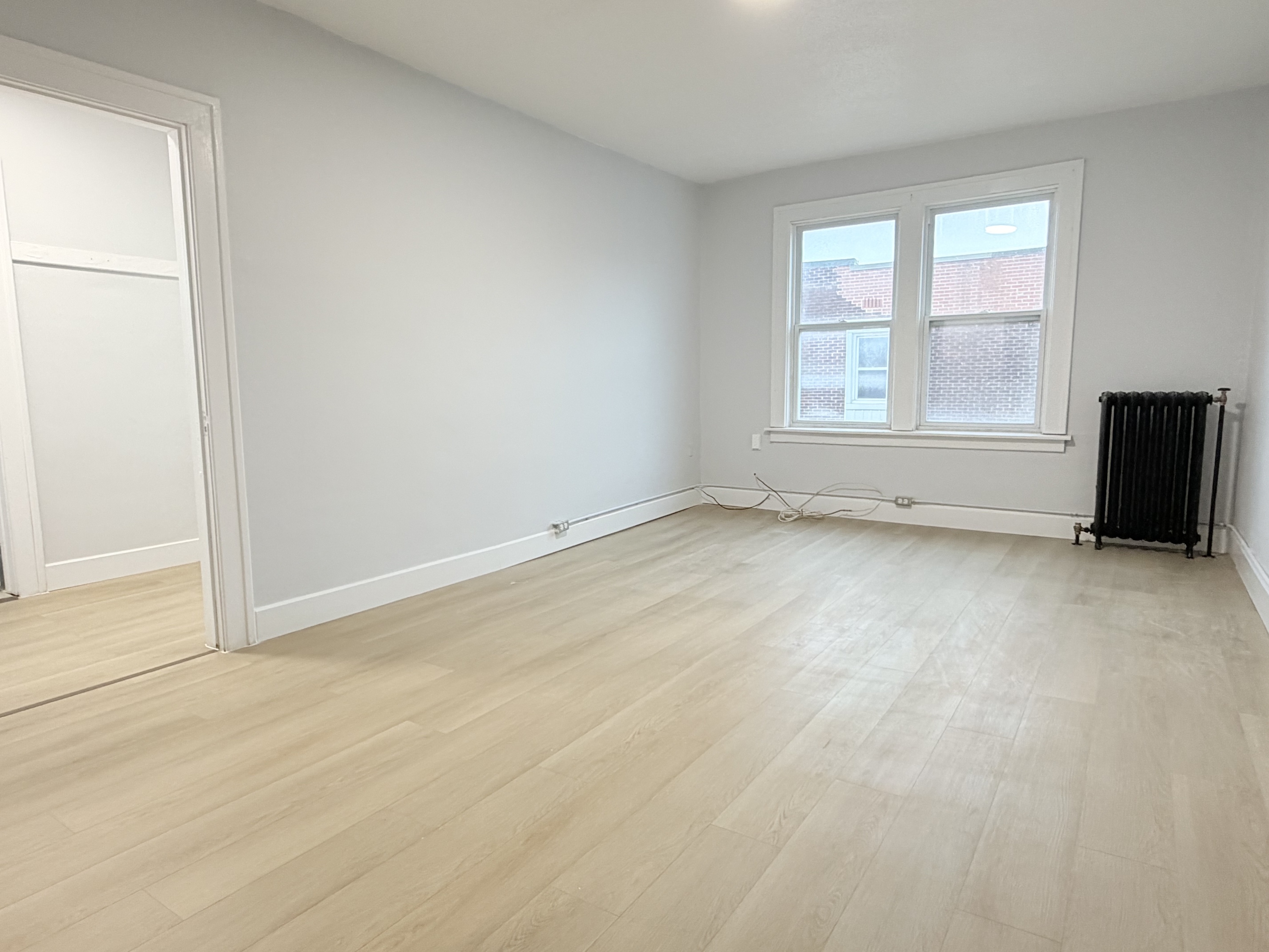 Windsor Condo: 277 Curry Ave