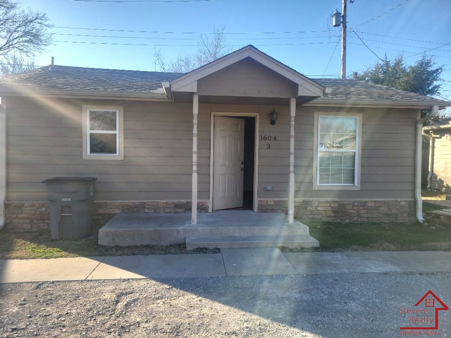 Lawton House: 1604 NW Lindy Ave