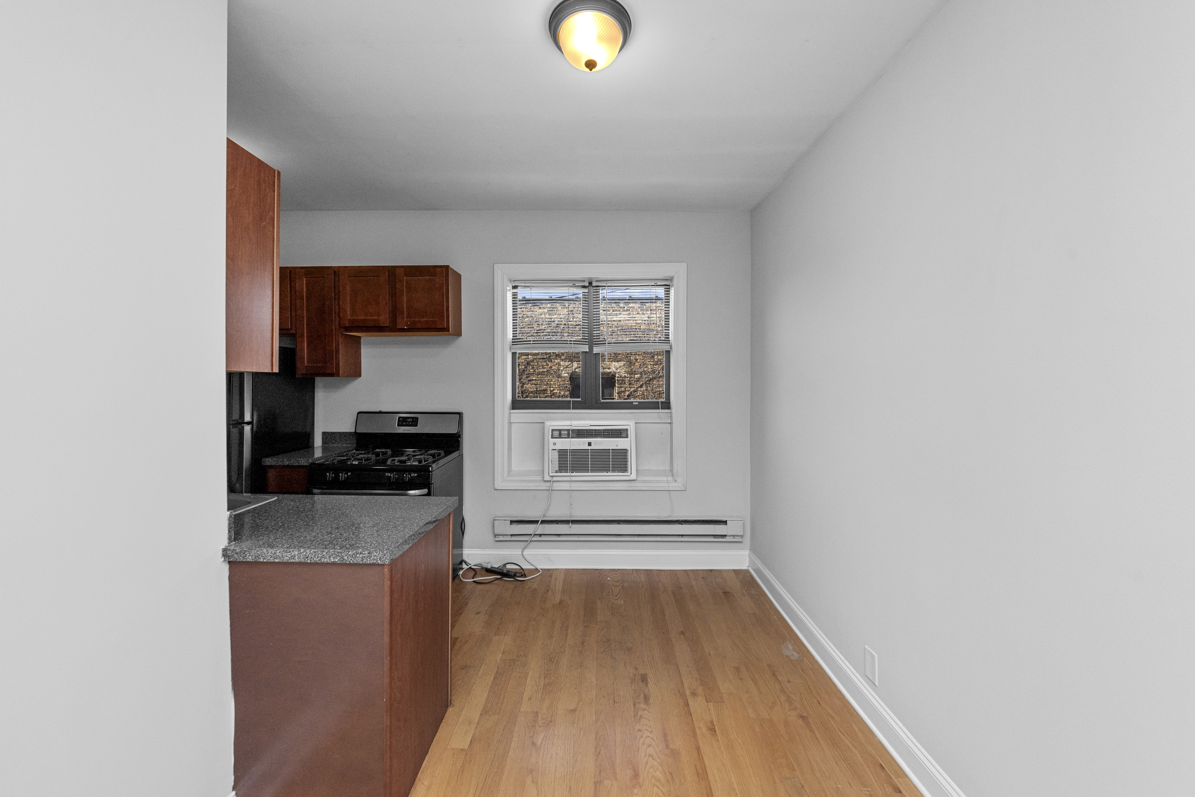 Chicago Condo: 3726 North Pine Grove Avenue,
