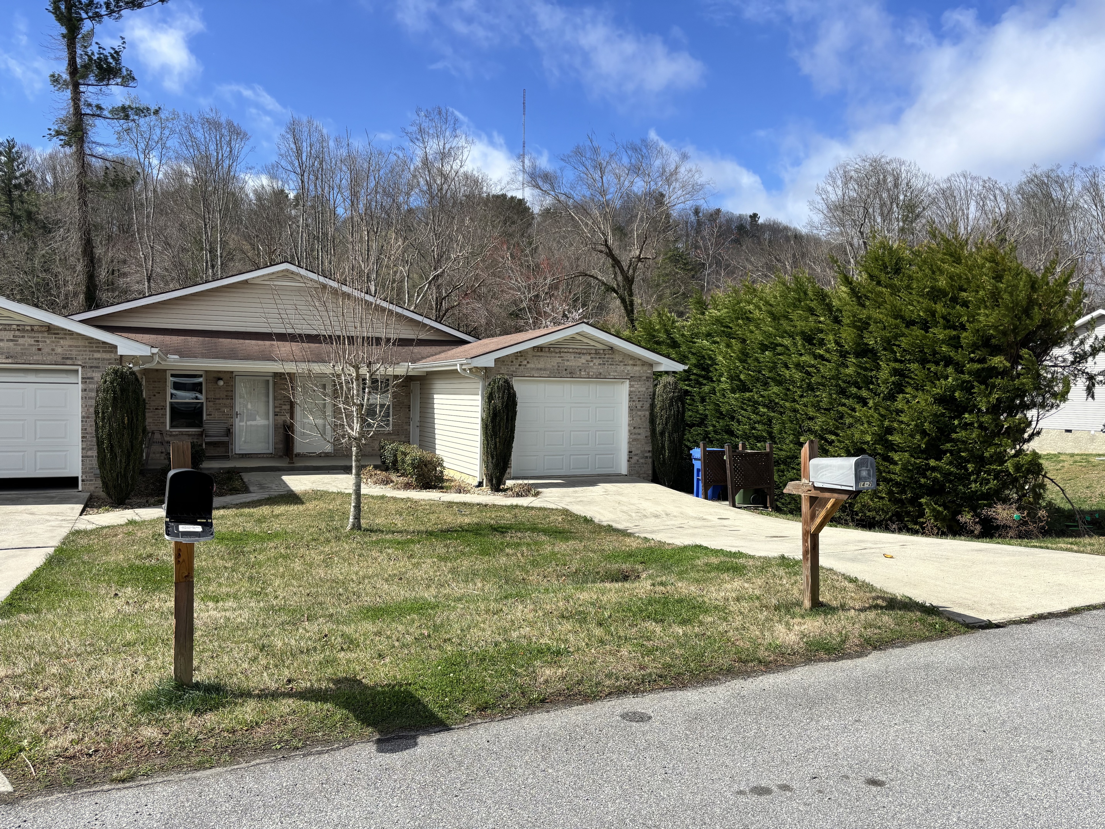 Hendersonville Townhome: 14 Cornerstone Way