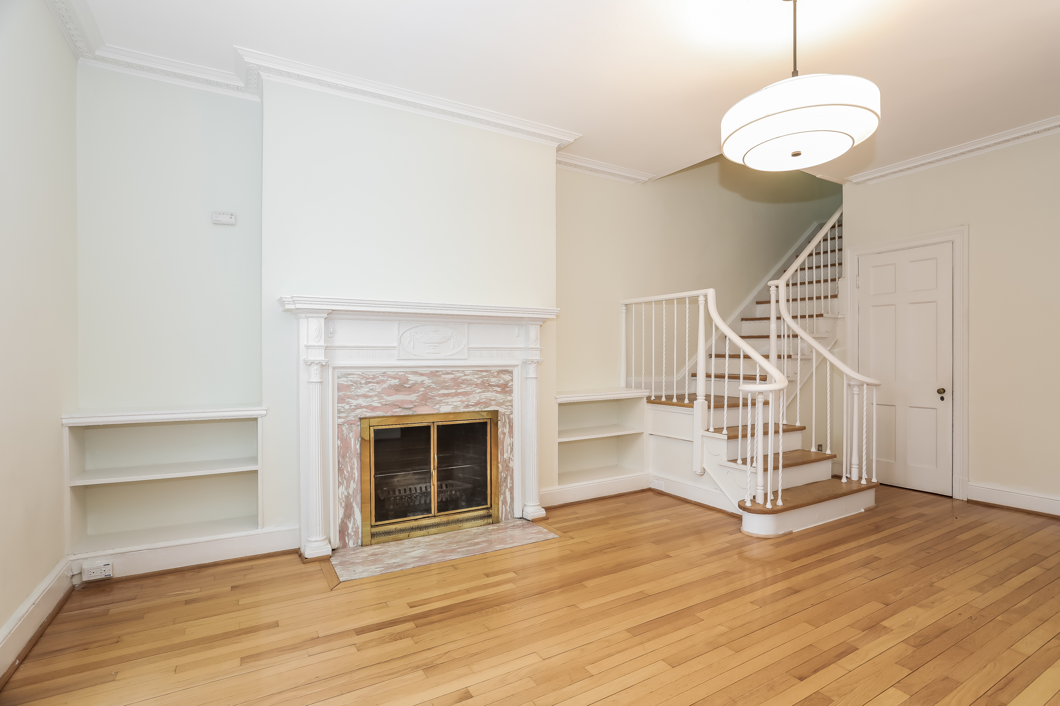 Washington House: 2927 Cathedral Ave NW