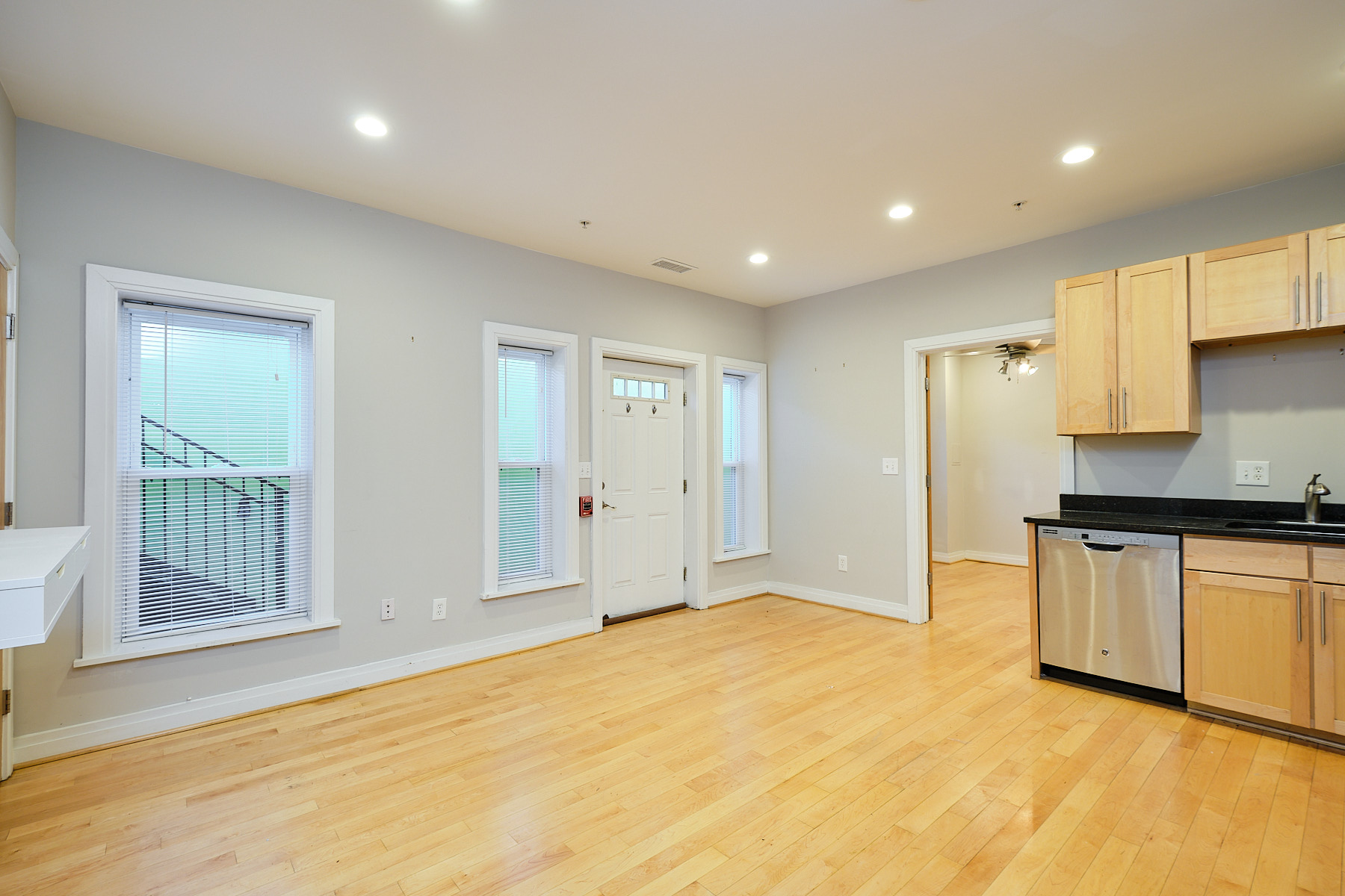Washington Condo: 5551 Illinois Ave NW