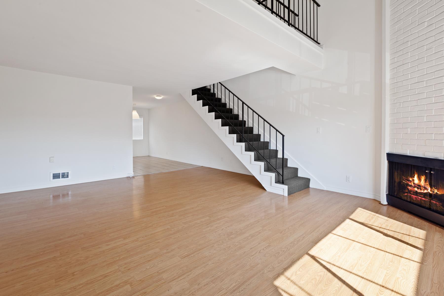 Los Angeles Apartment: 11275 Westminster Ave