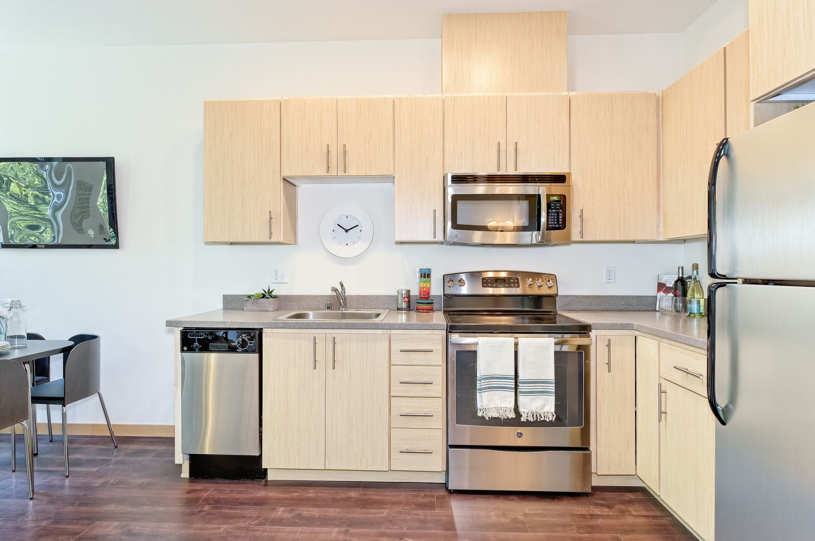 Seattle Apartment: 500 Belmont Ave E