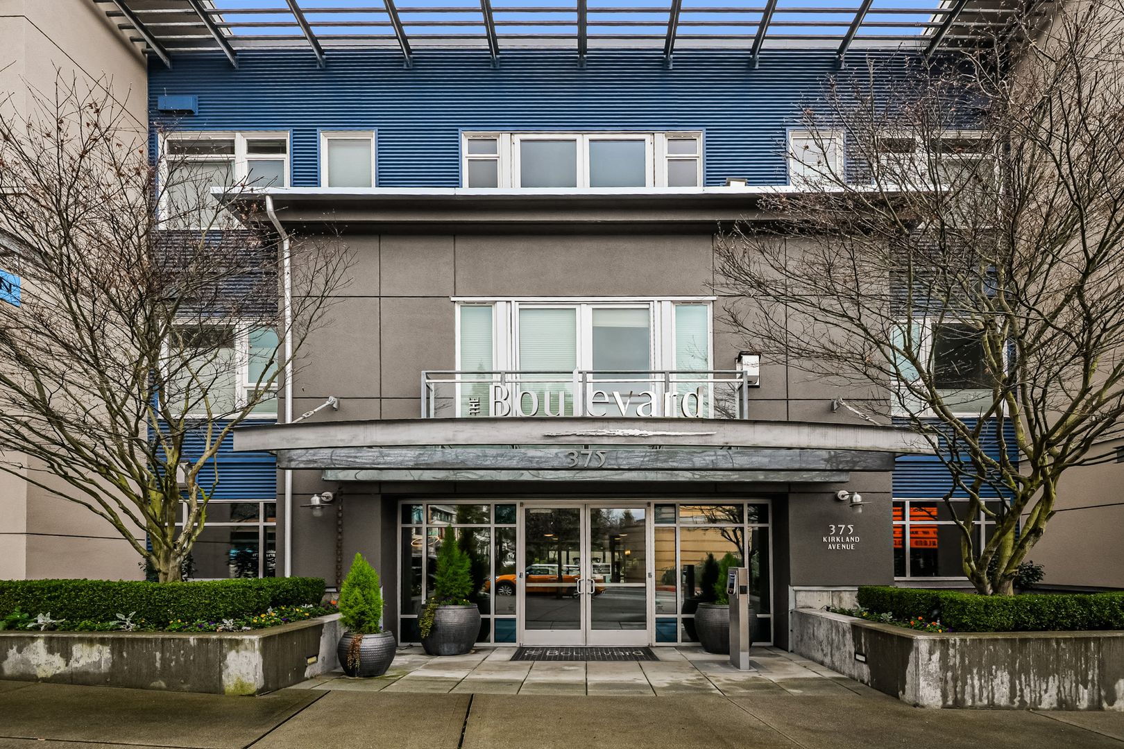 Kirkland House: 375 Kirkland Ave