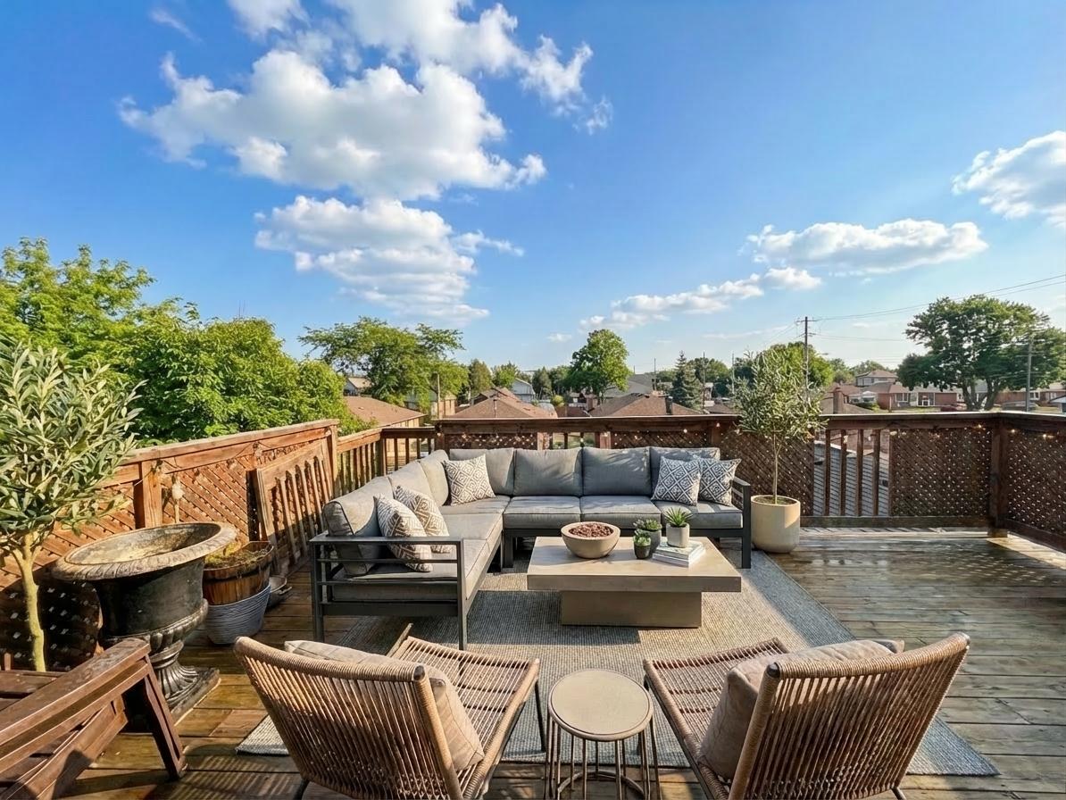 Hamilton Condo: 489 Upper Gage Ave